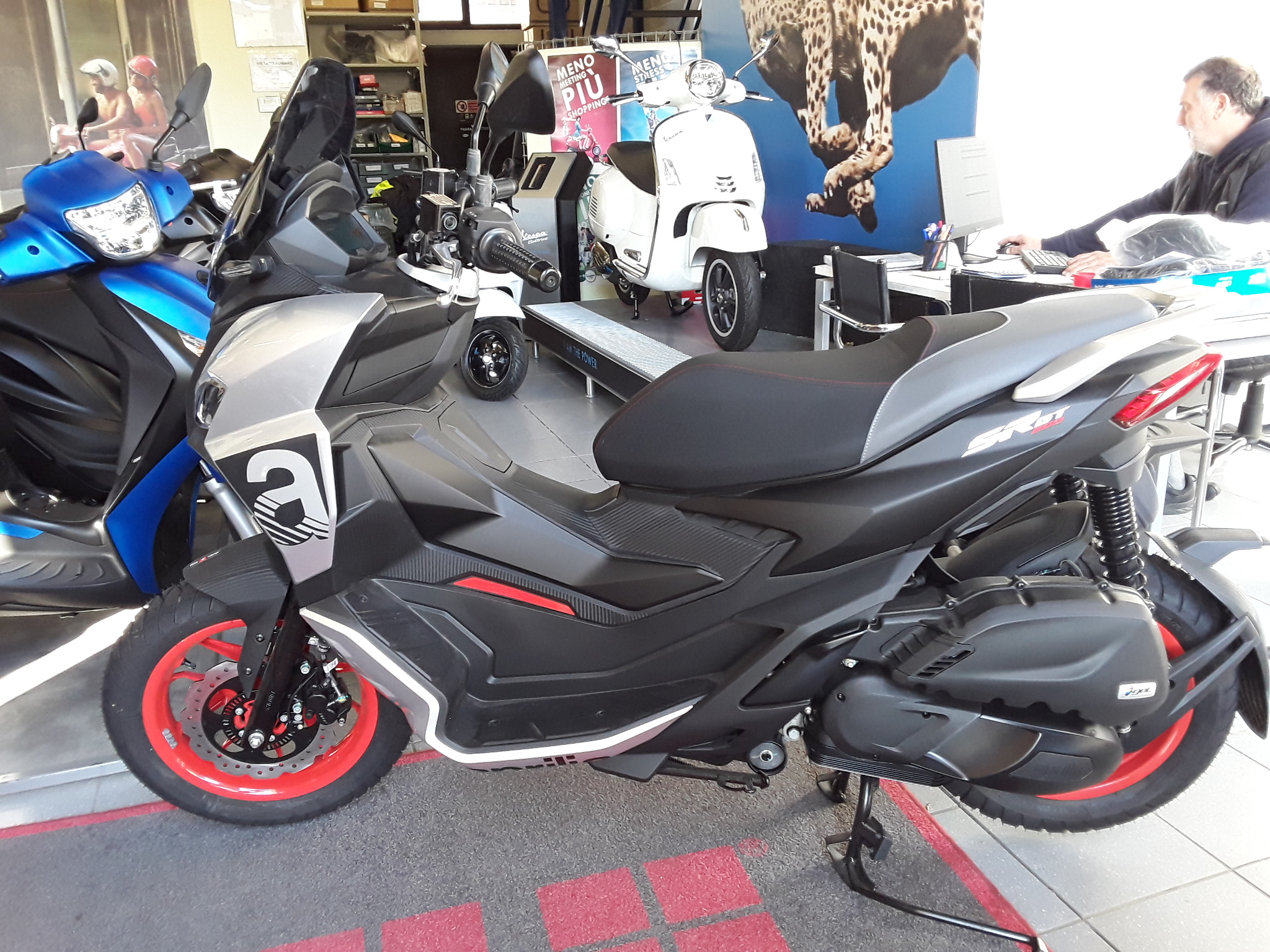 Aprilia SR GT 200 Sport km 0