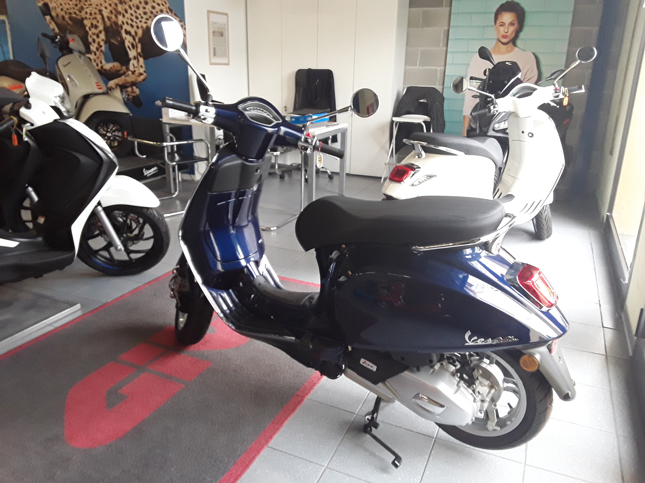 Vespa Primavera 125, Blu Energico, km0, E5+
