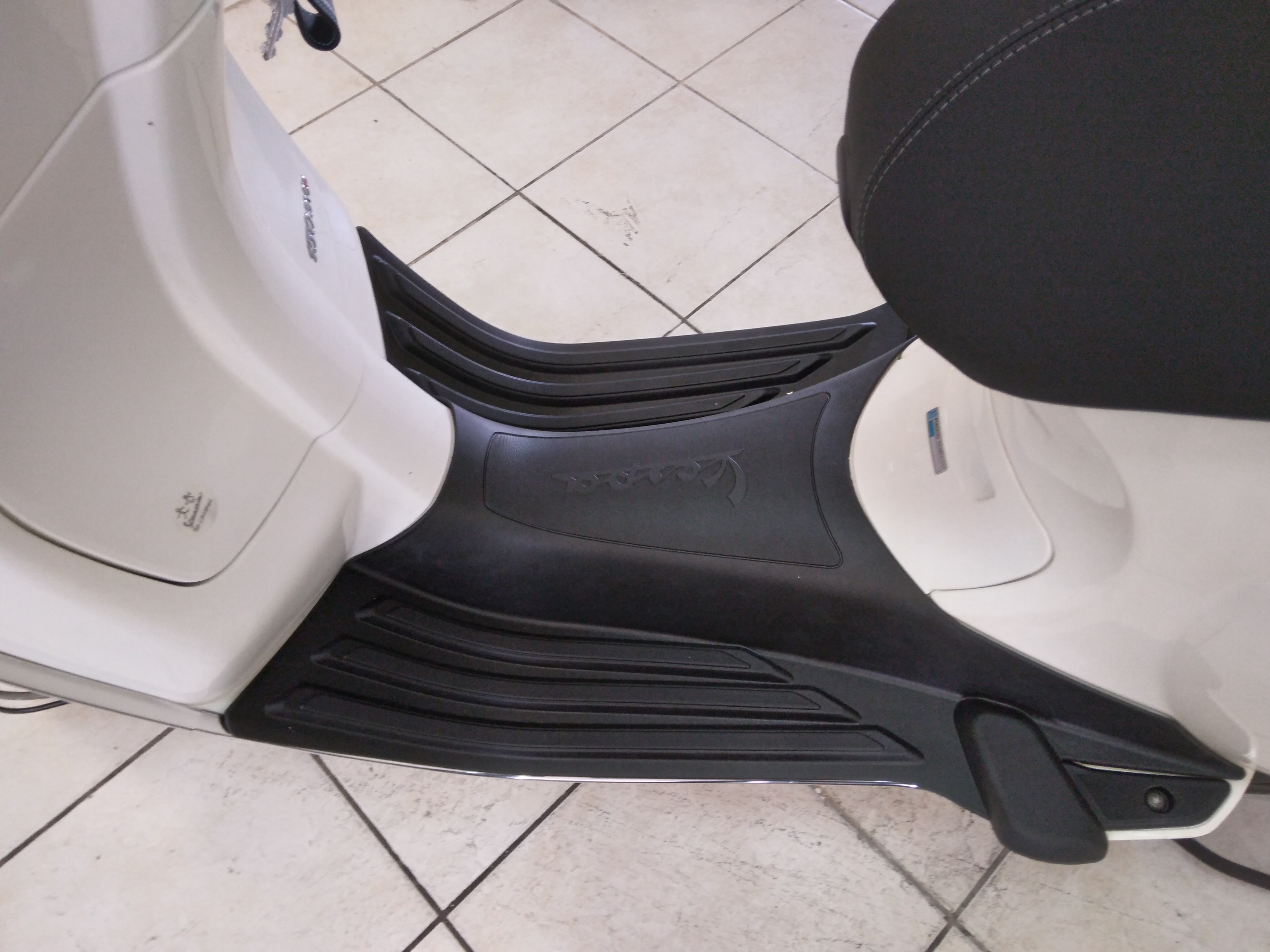 Vespa Primavera 150 3V i.e , bianca, 2015