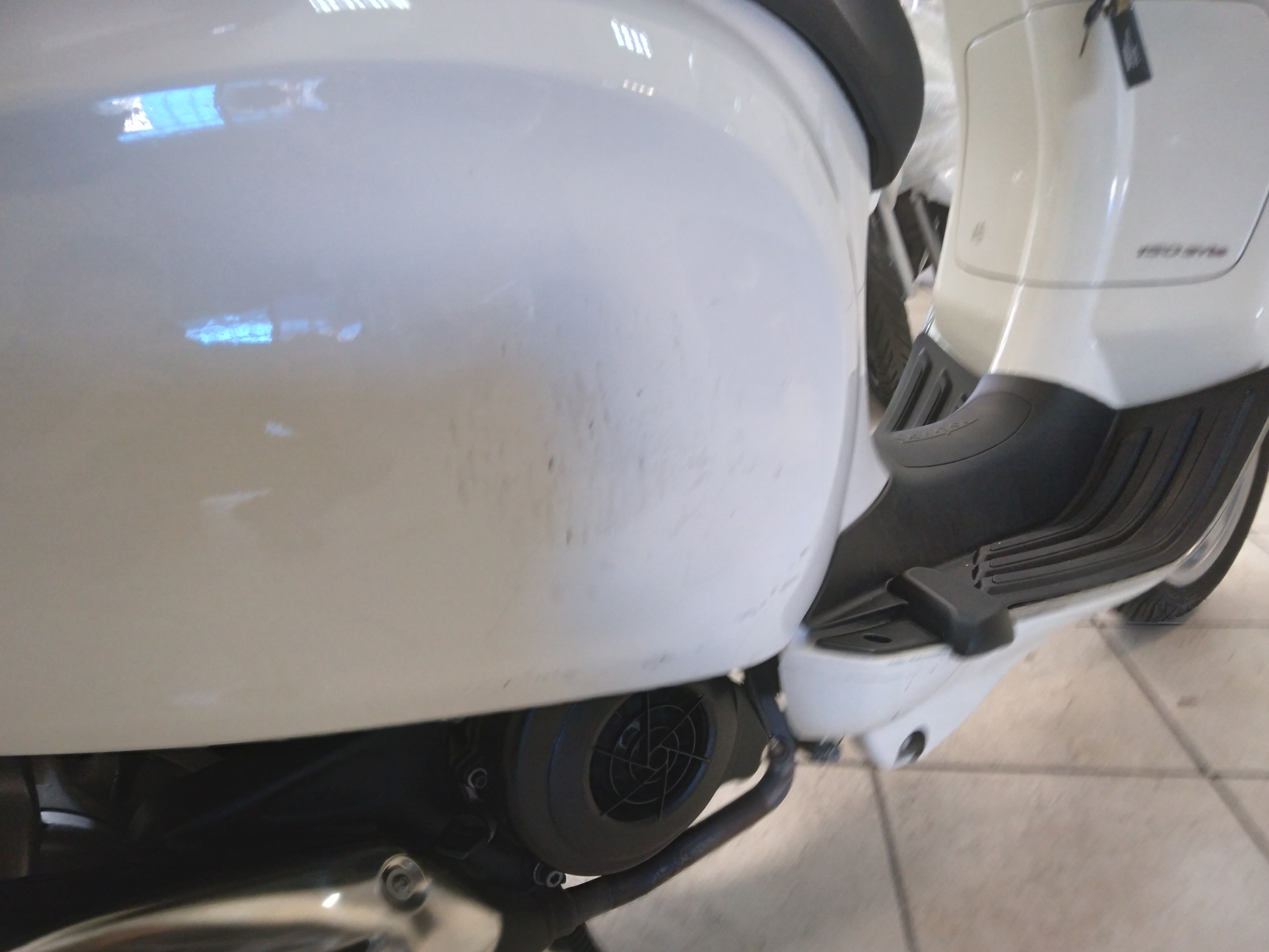 Vespa Primavera 150 3V i.e , bianca, 2015