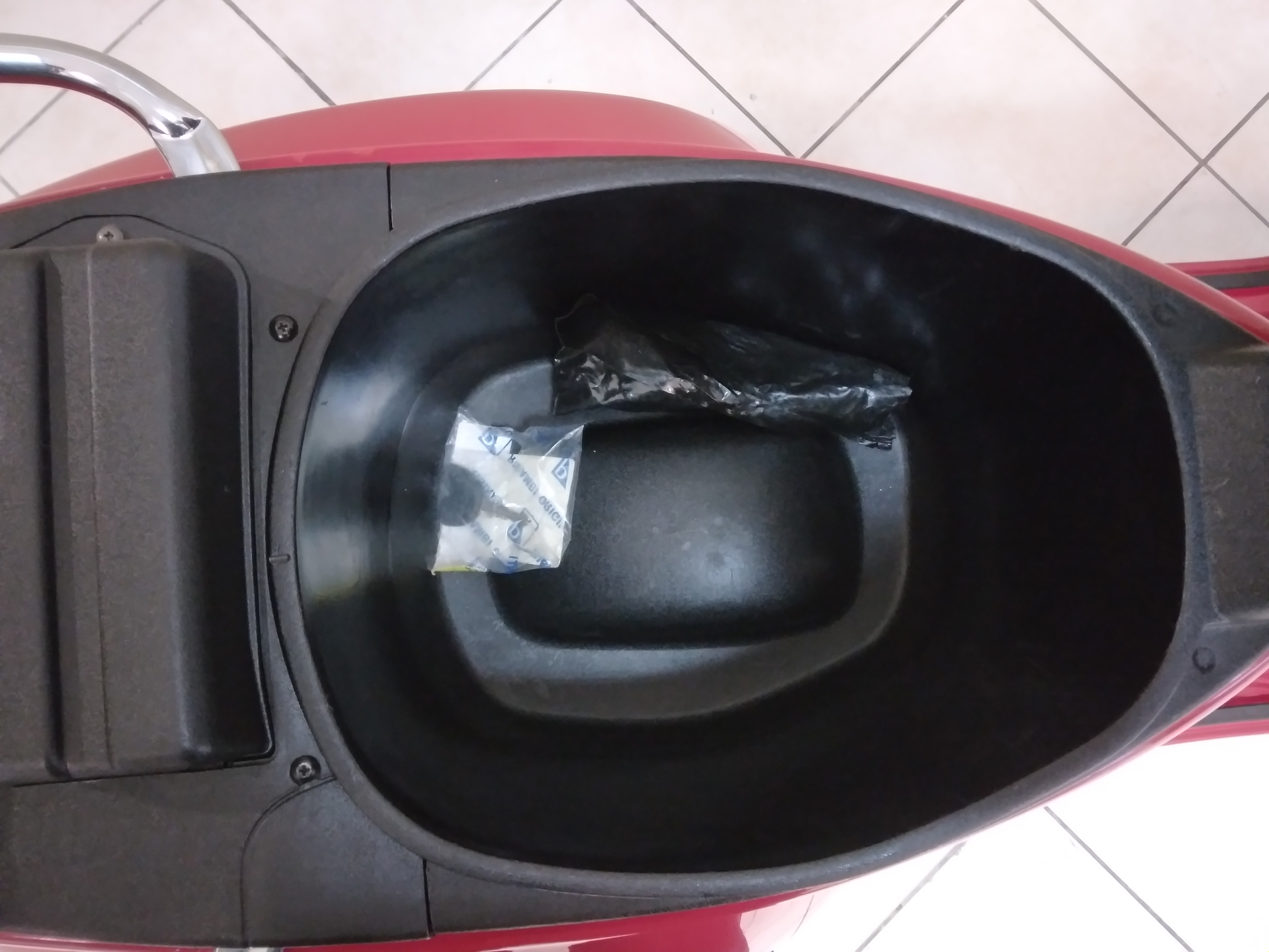 Vespa LX 50 4T, rossa, 2006, 27900km