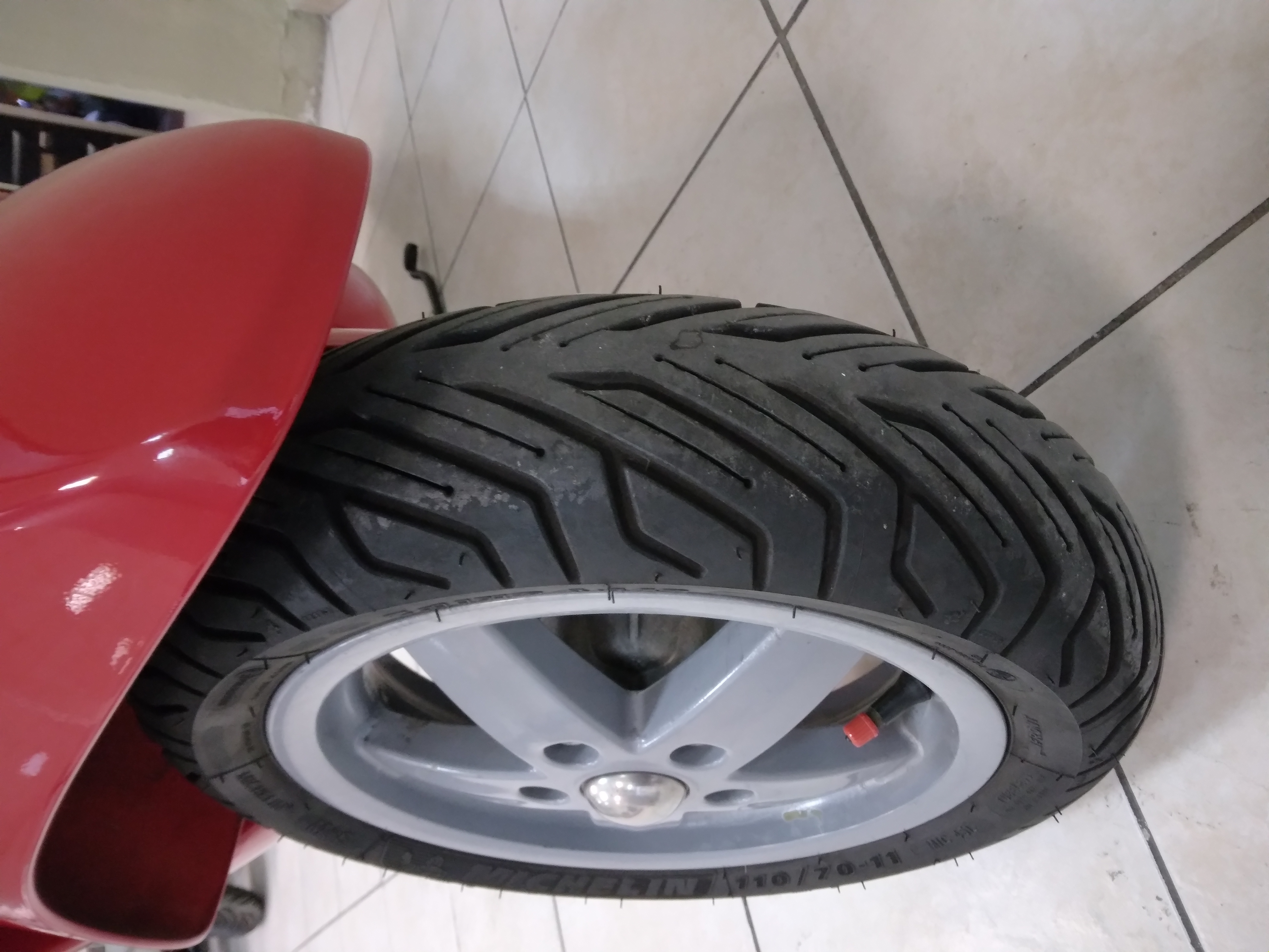 Vespa LX 50 4T, rossa, 2006, 27900km