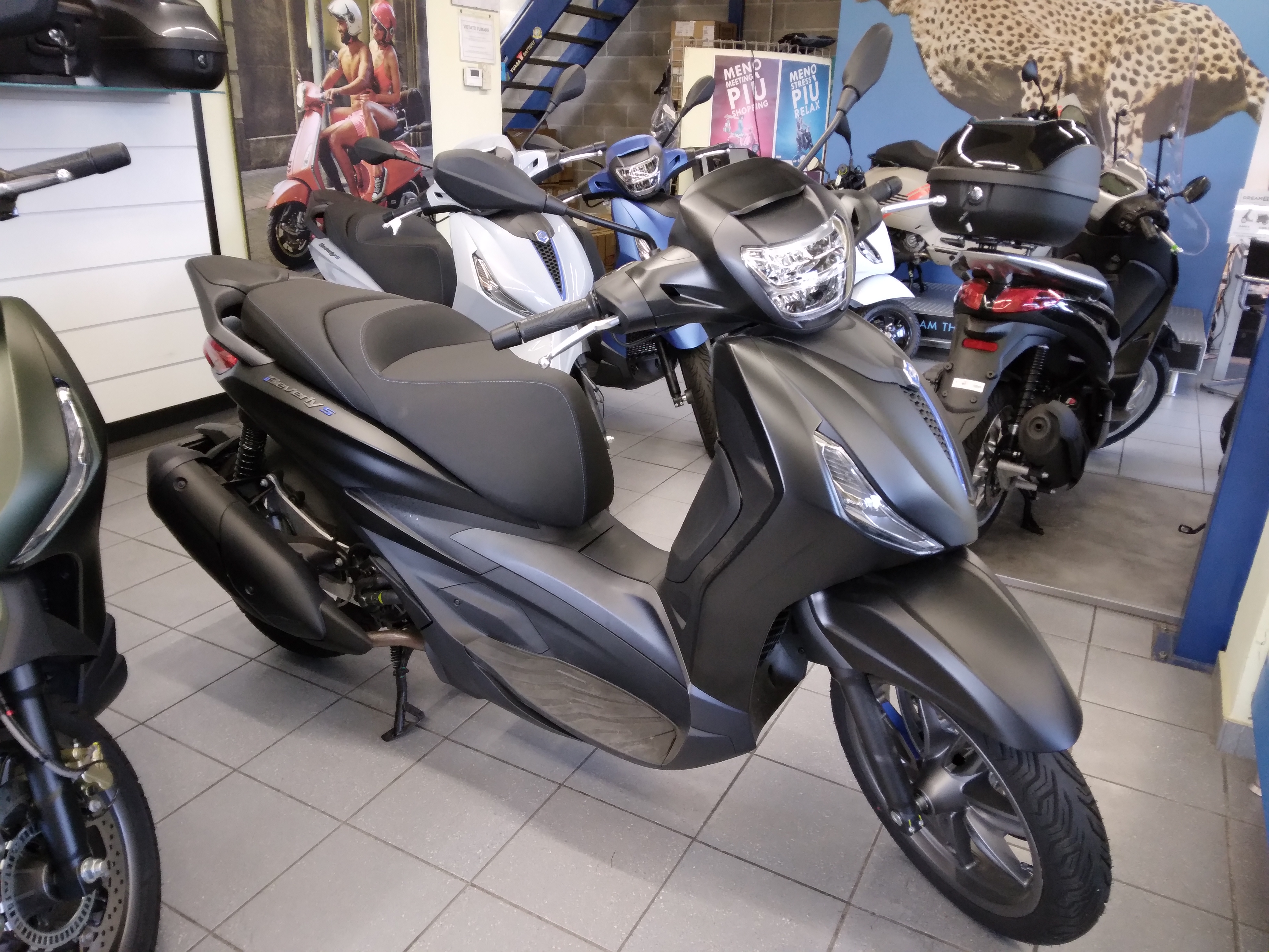Piaggio Beverly 310 S 2025, nero meteora, 69km