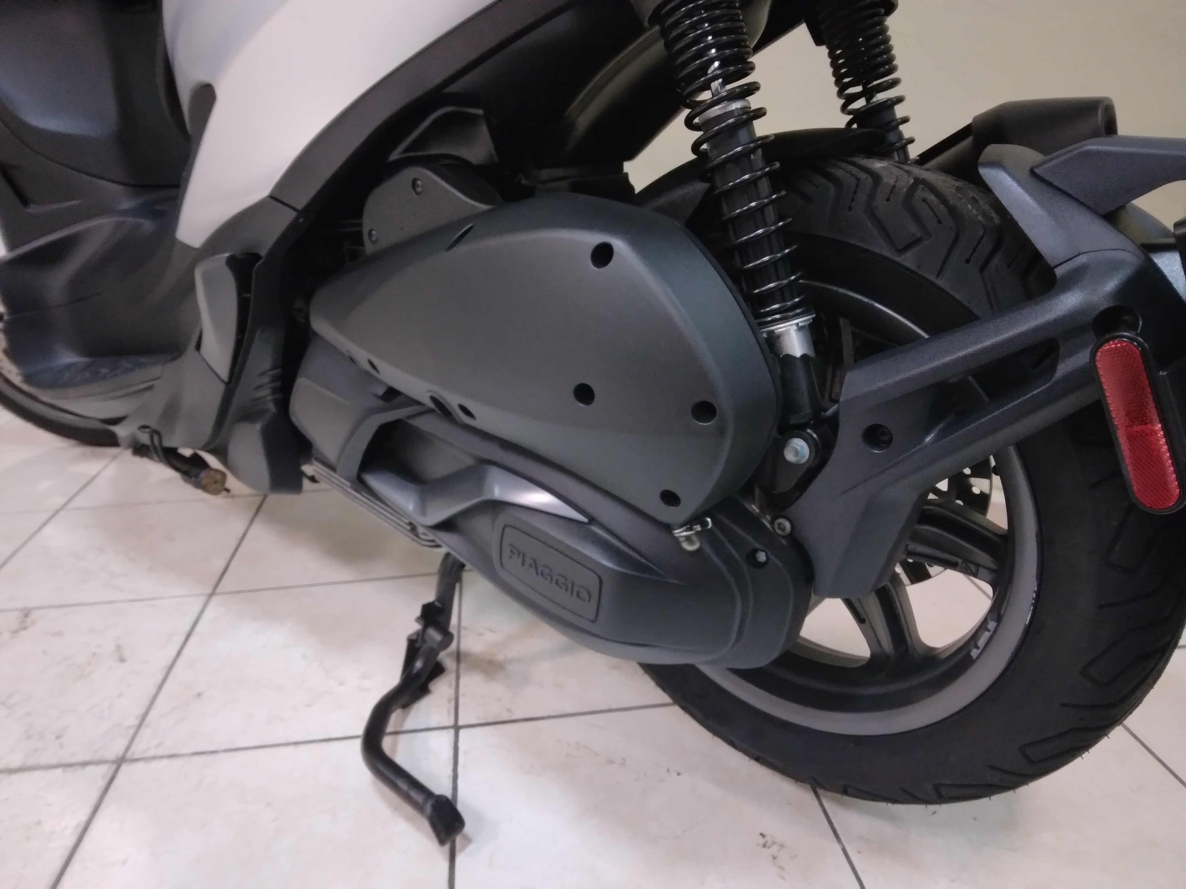 Piaggio Beverly 300 S, argento cometa, 2024