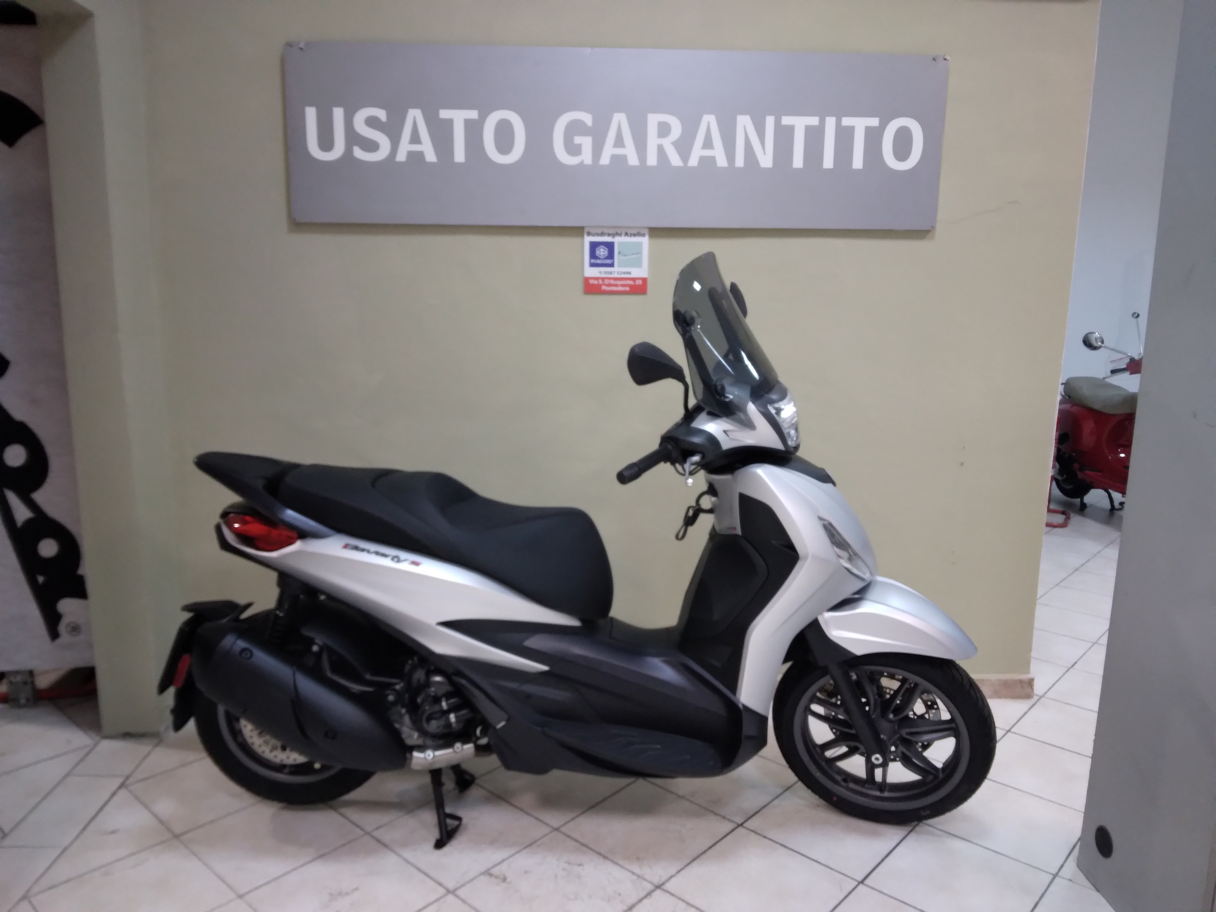 Piaggio Beverly 300 S, argento cometa, 2024