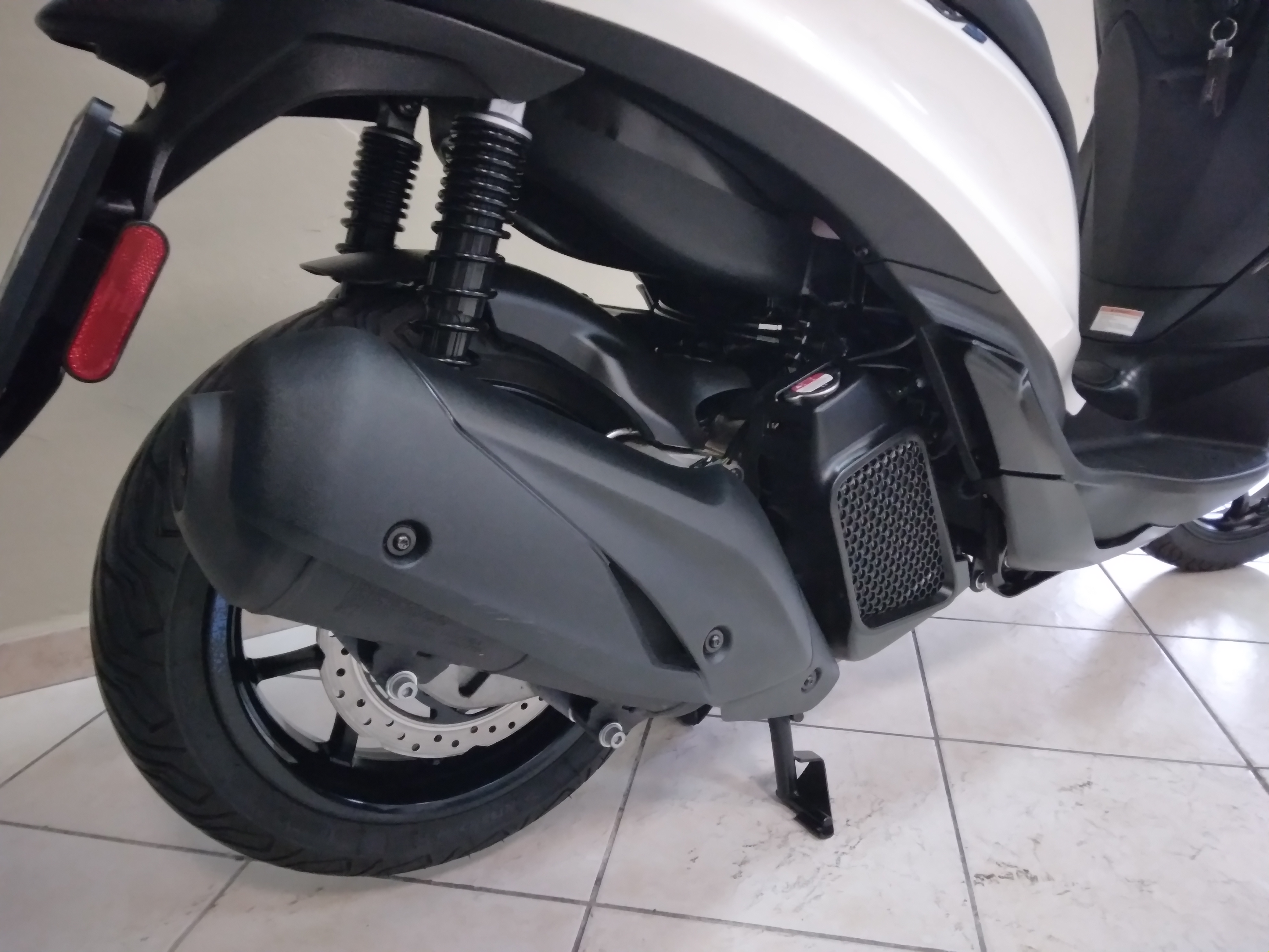 Piaggio Medley 125s, 2025, bianco luna, 664km, E5+