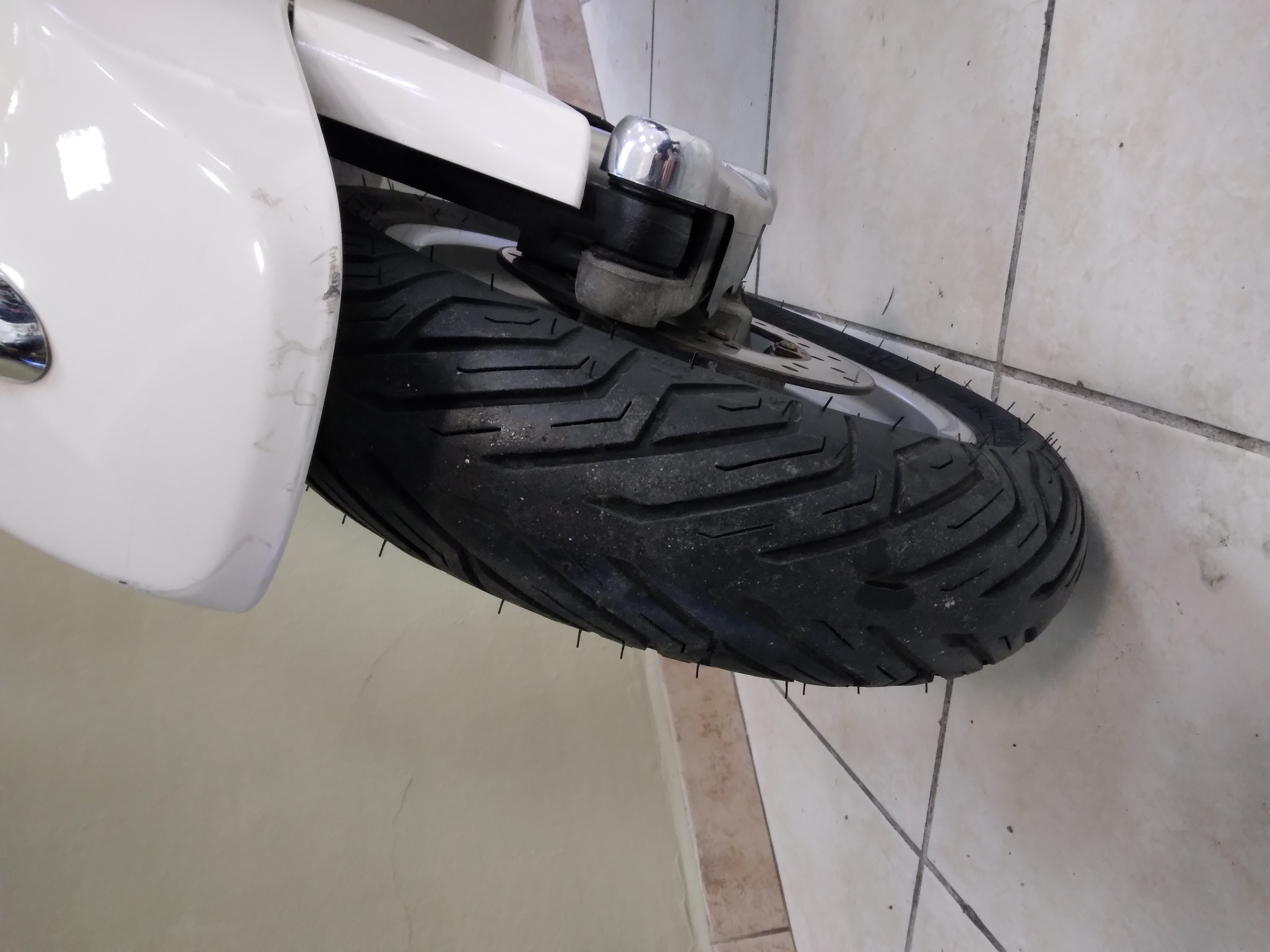 Vespa LX 125, 2012, bianca, 27274km