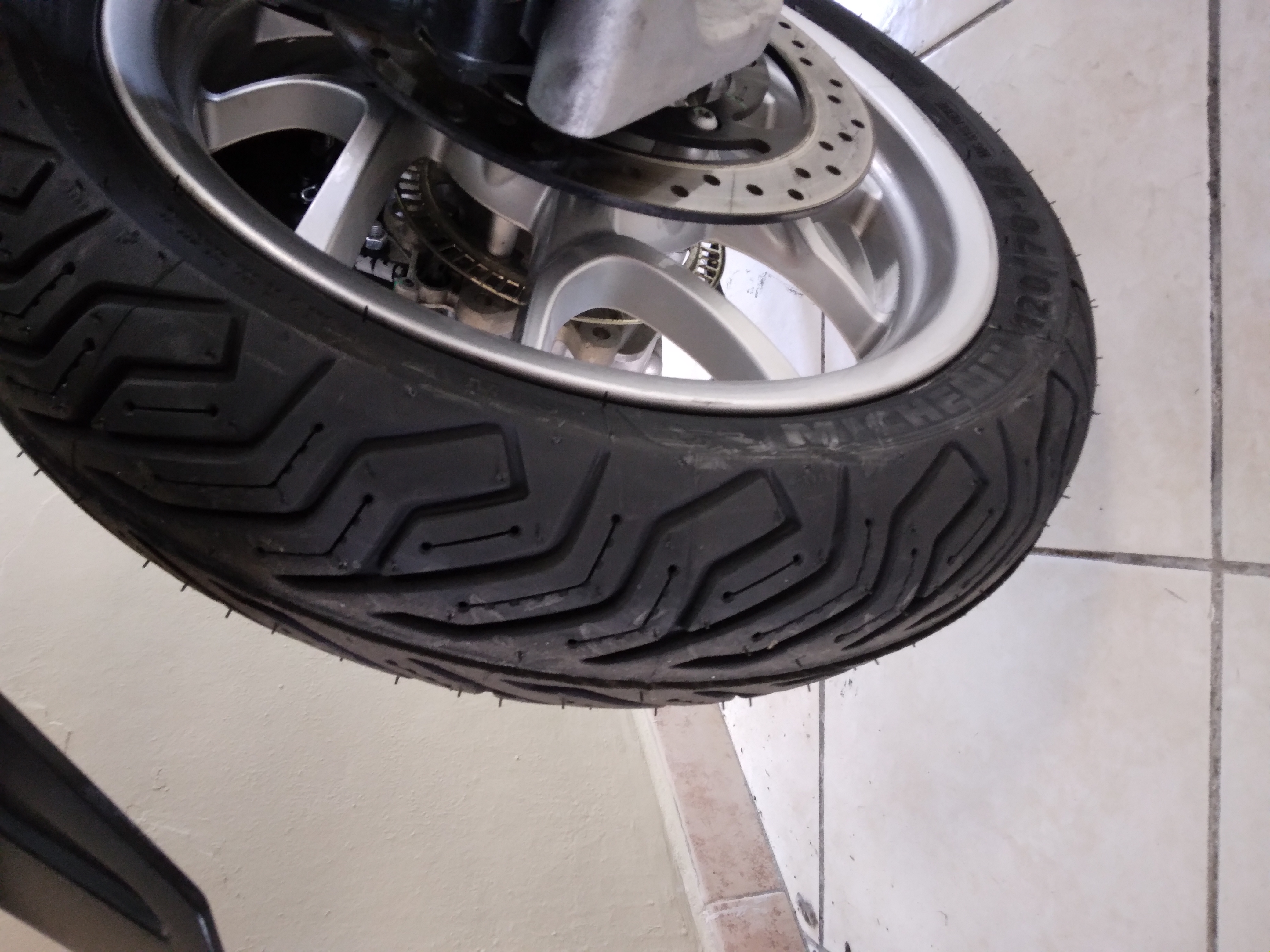 Piaggio Medley 125, grigio, 2024, 10723km
