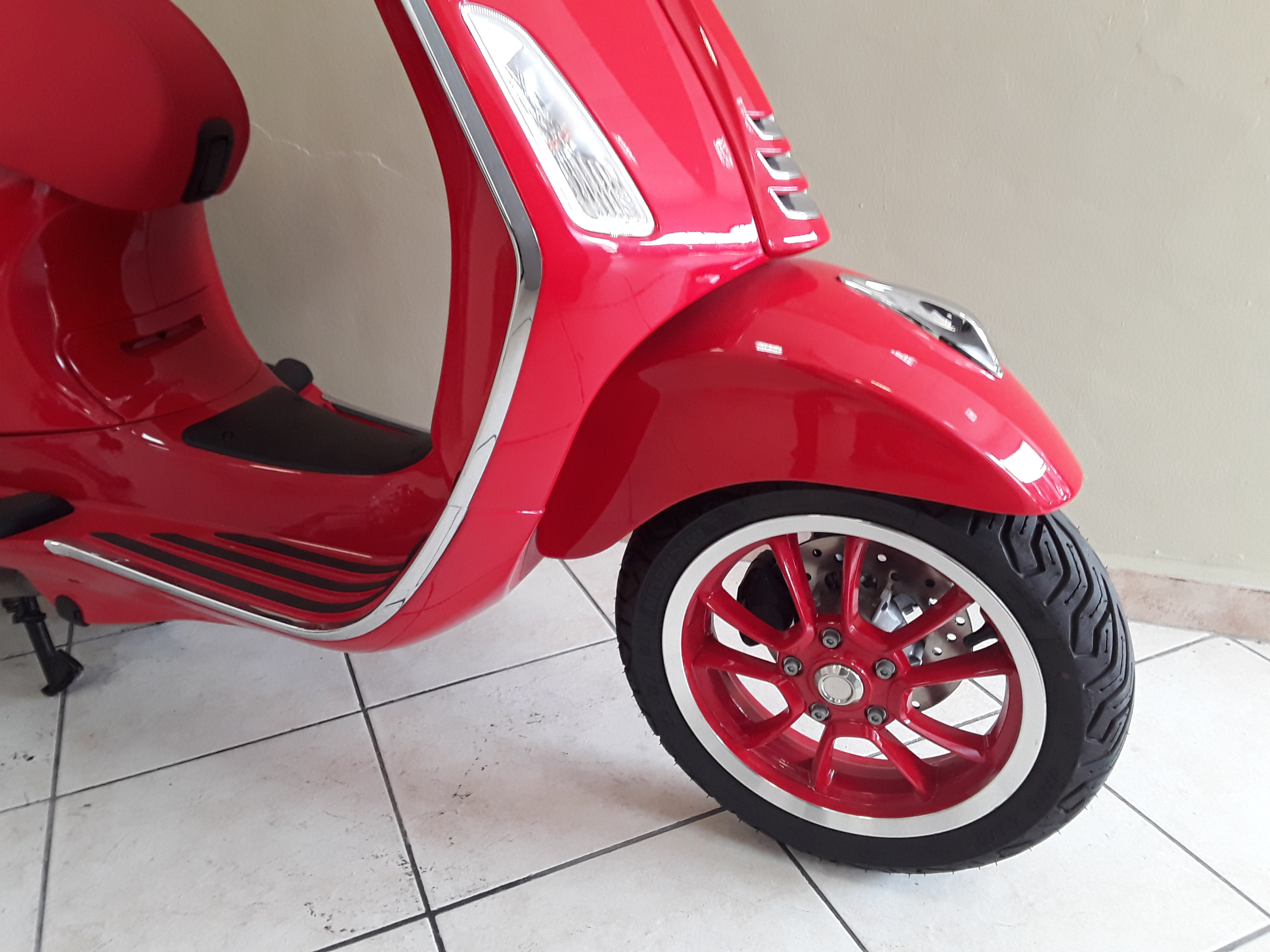 Vespa Primavera 50 ie Red 2024