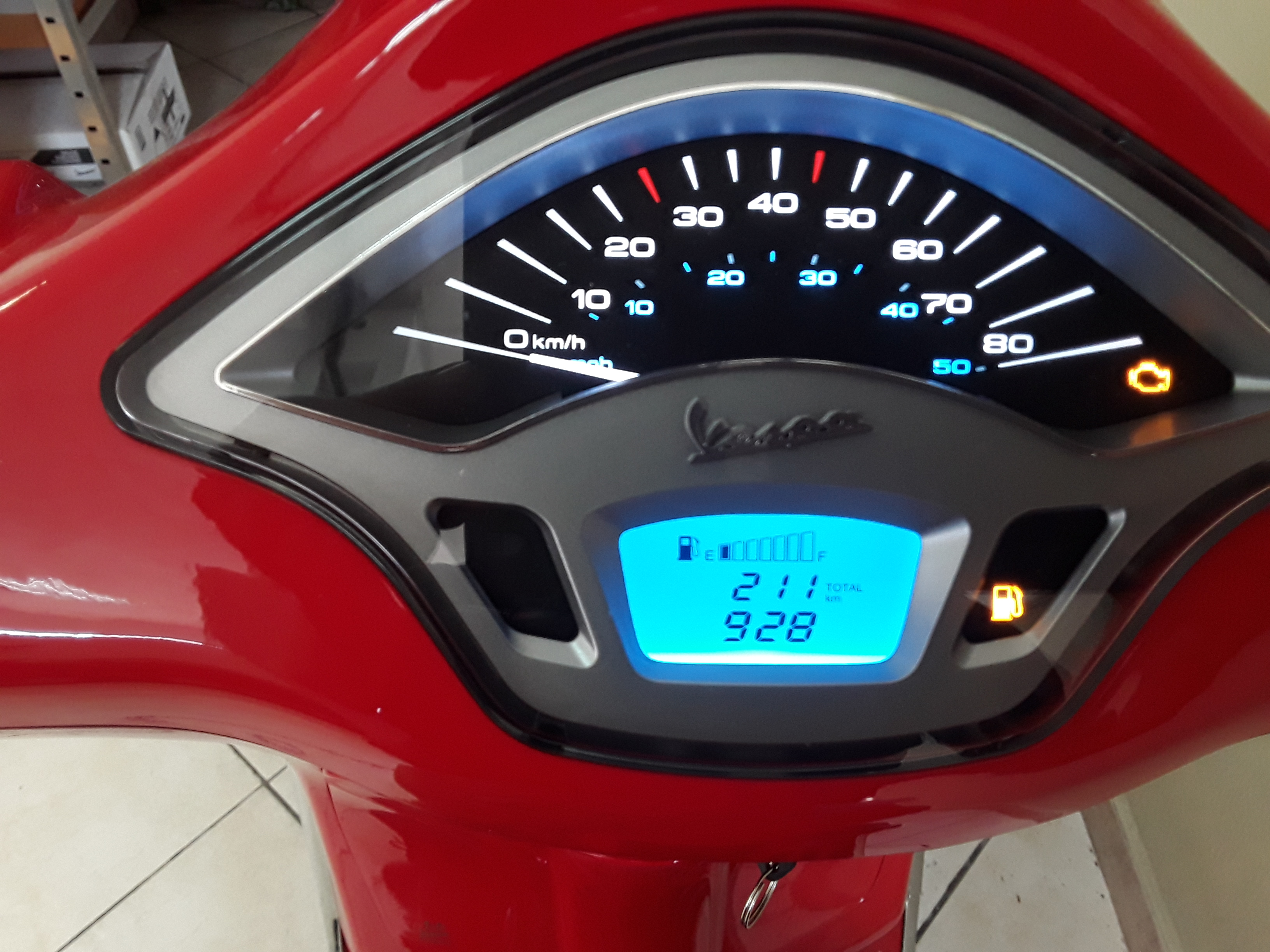 Vespa Primavera 50 ie Red 2024