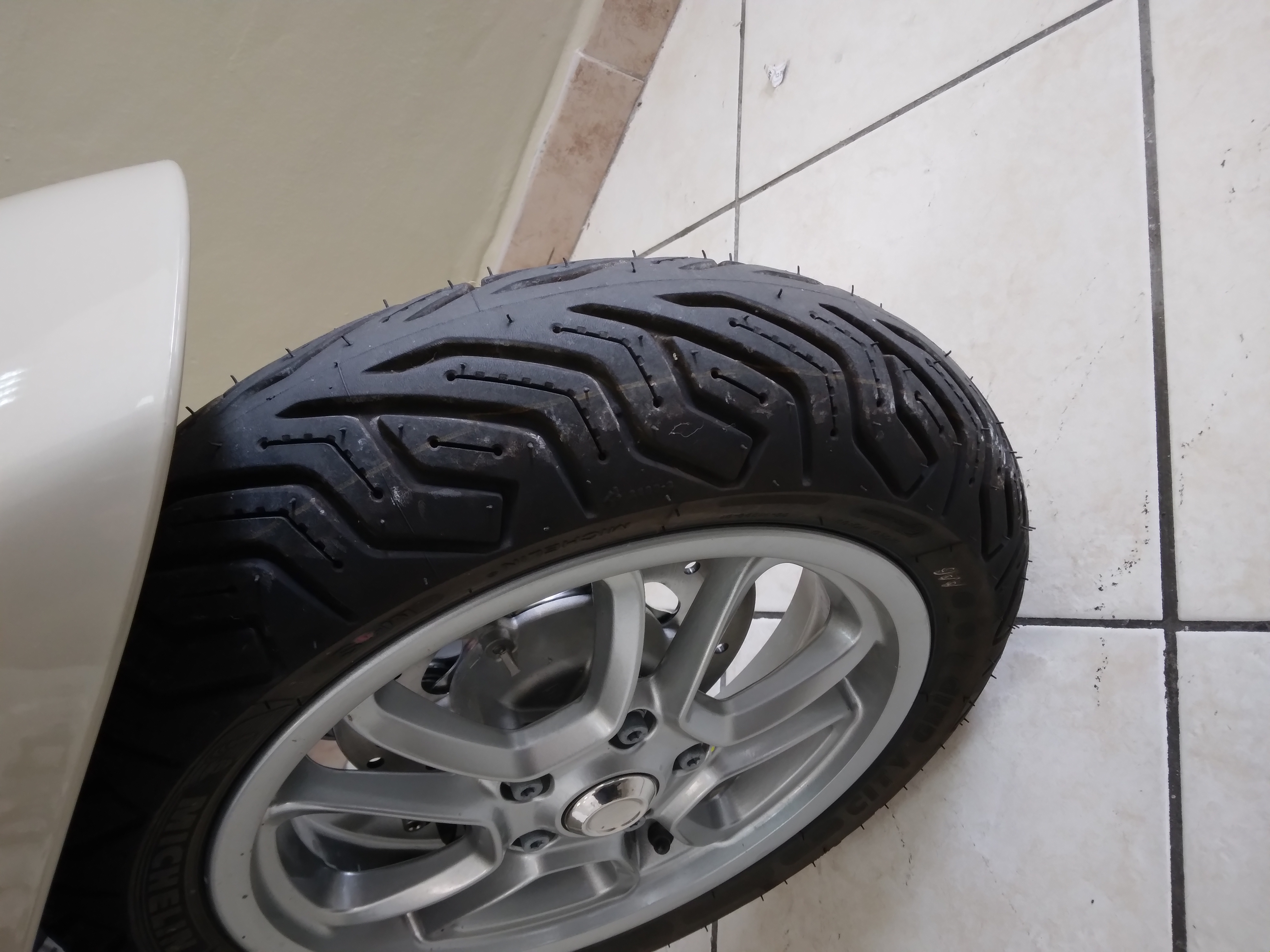 Vespa GTS 125, 2025, beige, 73km