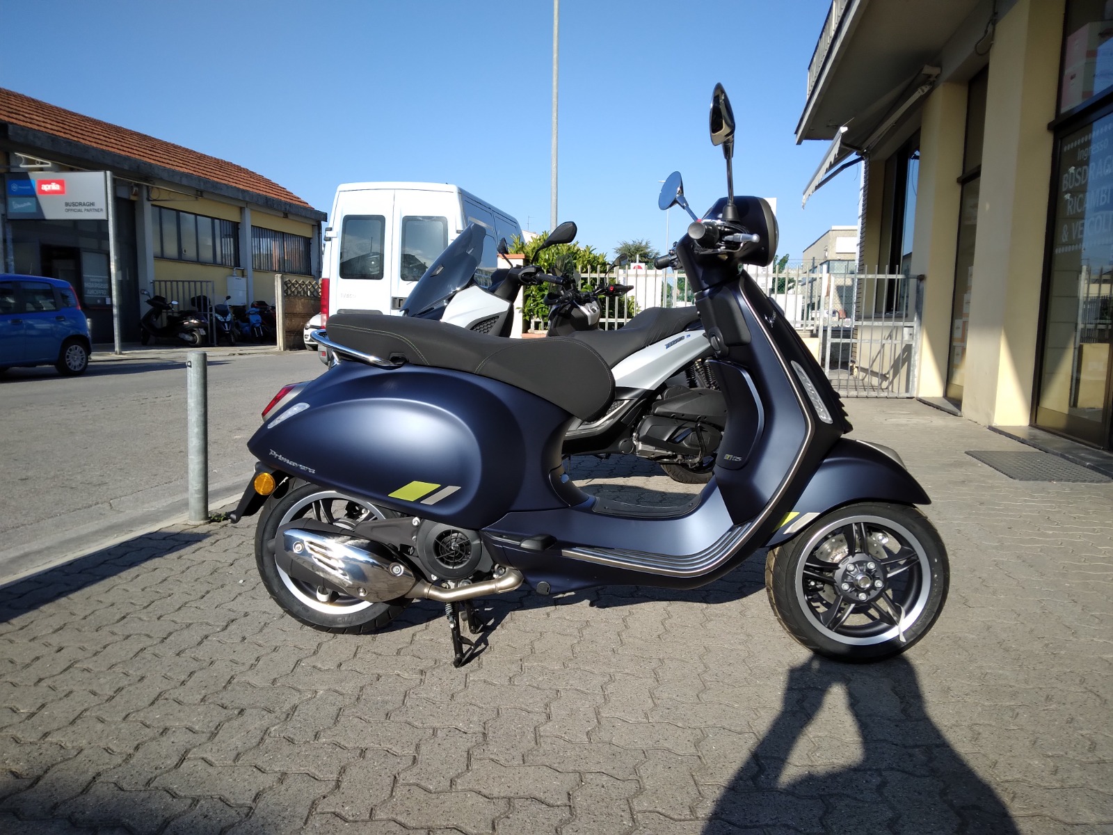 Vespa Primavera 125 Tech, blu energico, km0