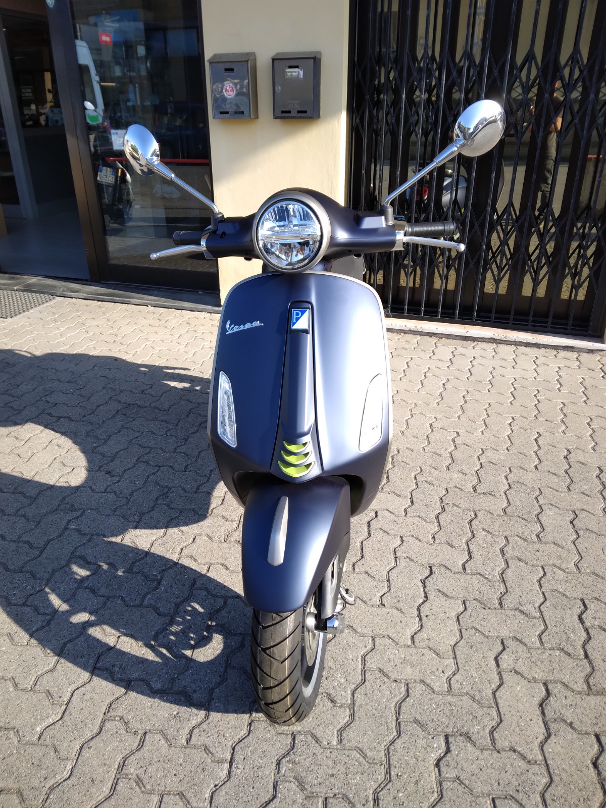 Vespa Primavera 125 Tech, blu energico, km0