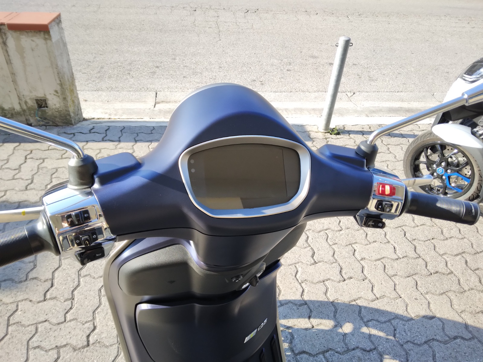 Vespa Primavera 125 Tech, blu energico, km0