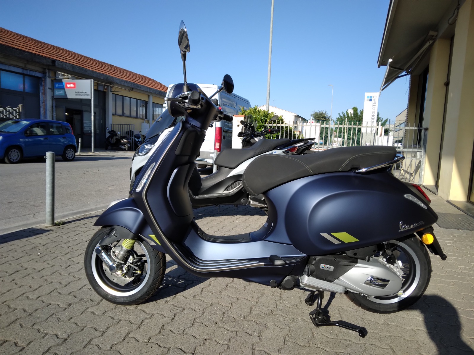 Vespa Primavera 125 Tech, blu energico, km0
